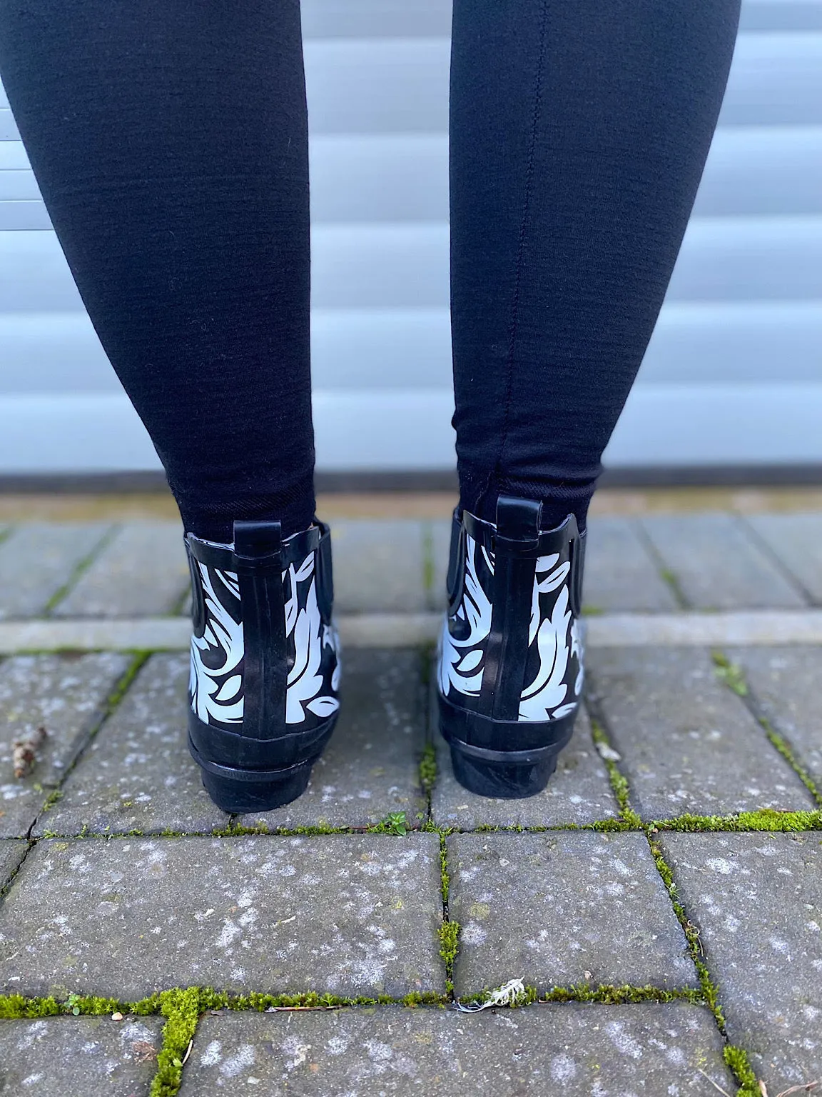 Black Leaf Pattern Ankle Wellie