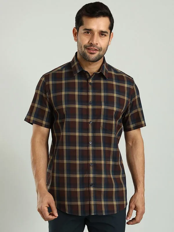 Men Checked Half Sleeve Cotton Shirt