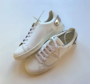 Valentino Garavani Backnet V-logo White Leather Trainers with Silver Tab Rockstud sneakers