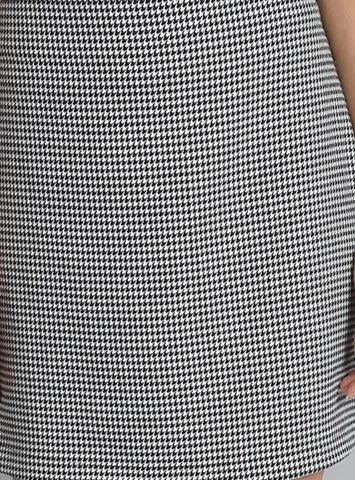 Women Black Houndstooth Skirt